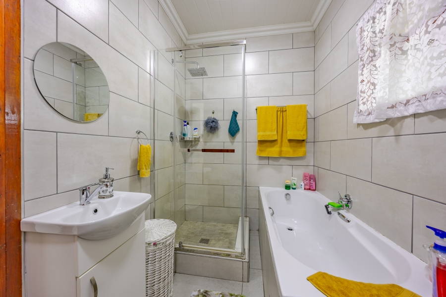 3 Bedroom Property for Sale in Bothasig Western Cape